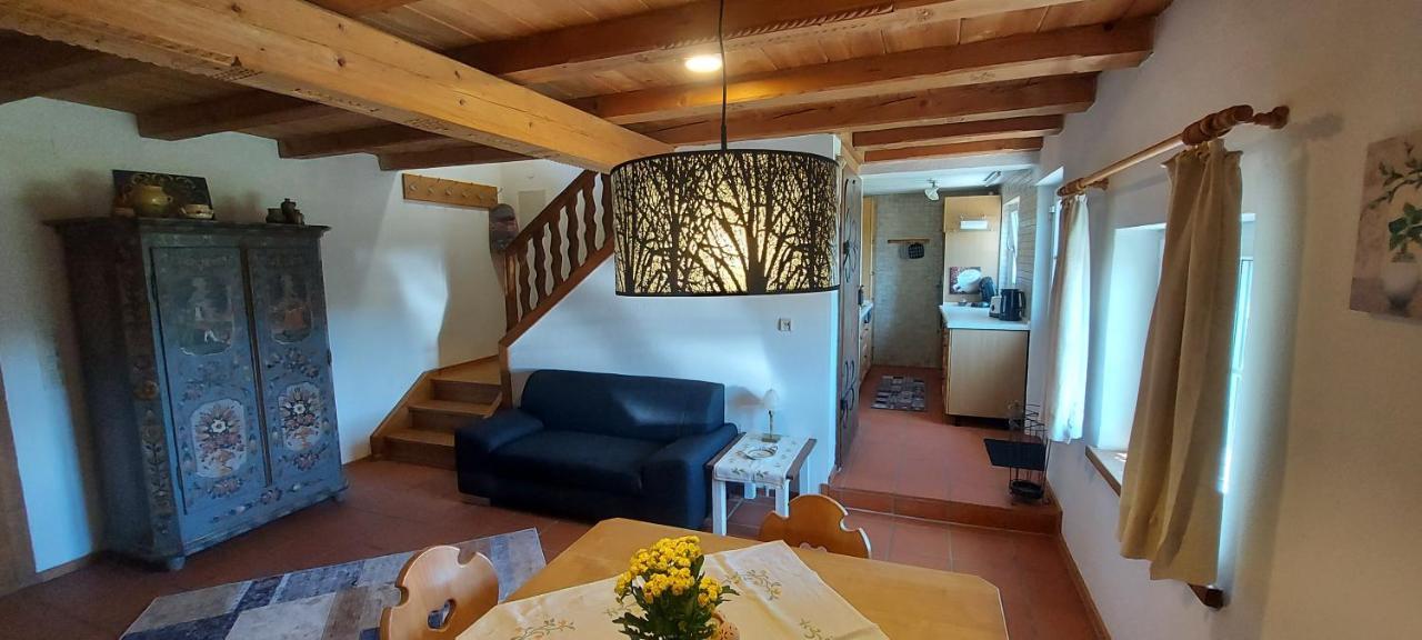 Ruhig gelegene Ferienwohnung mit gemütlichem Kamin Rotthalmuenster Exterior foto