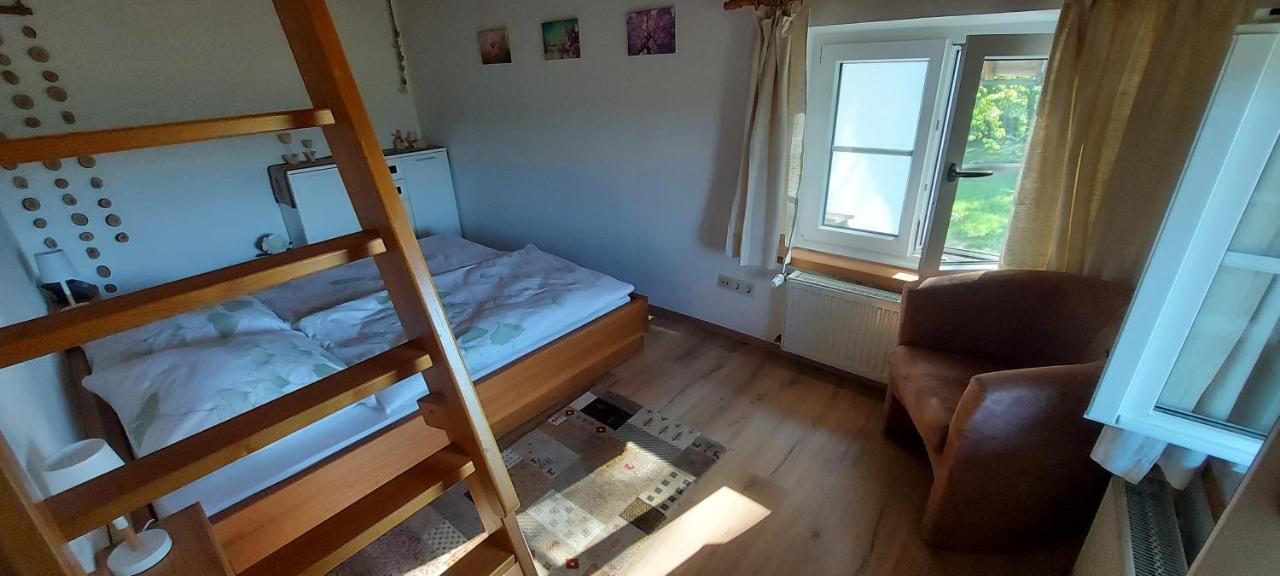 Ruhig gelegene Ferienwohnung mit gemütlichem Kamin Rotthalmuenster Exterior foto